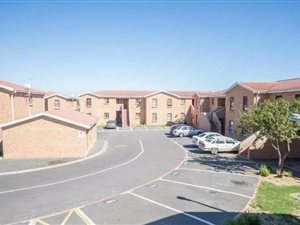 2 Bed Apartment in Gordons Bay Central