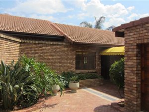 2 Bed Townhouse in Waterkloof