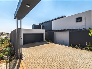 4 Bed House in Ruimsig