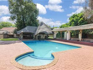 6 Bed House in Larrendale