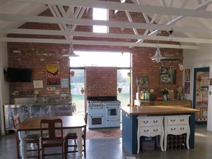 5 Bed House in Long Acres