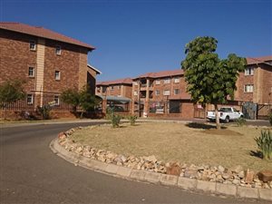1 Bed Flat in Karen Park