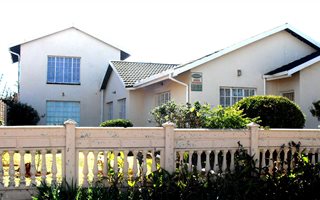 2 Bedroom House in Lenasia South