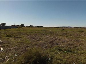 825 m² Land available in Langa