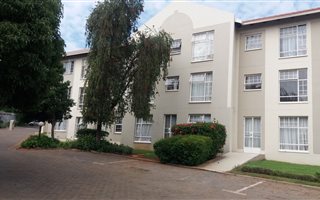 2 Bedroom Apartment in Weltevreden Park