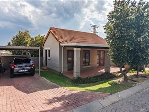 2 Bed Townhouse in Maroeladal