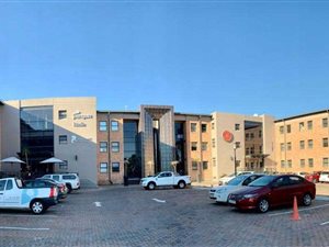 651 m² Office Space in Bramley