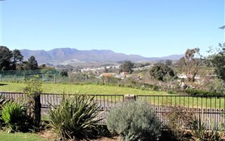 5 Bedroom House in Grabouw