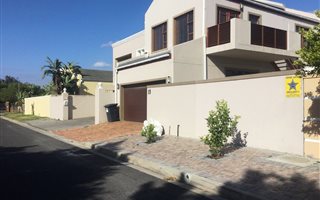 3 Bedroom House in Milnerton Ridge