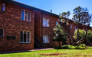 2 Bedroom Simplex in Clubview