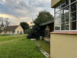 290 m² Commercial space in Hilton