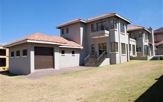 4 Bedroom House in Featherbrooke Estate