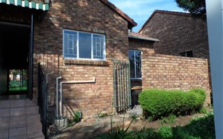 3 Bedroom Townhouse in Allens Nek