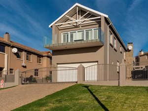3 Bed House in Hartenbos Heuwels