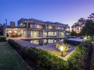 4 Bed House in Parel Vallei