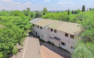 13 Bedroom House in Wendywood