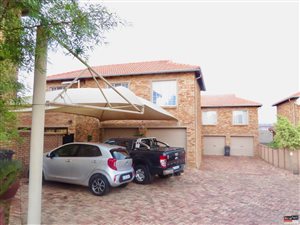 3 Bed Townhouse in Kosmosdal