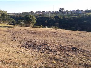 1976 m² Land available in Grahamstown