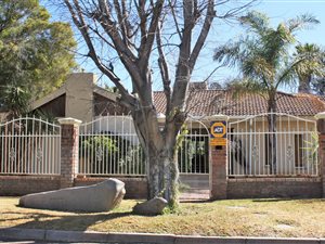4 Bed House in Monument Heights