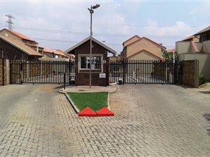 2 Bed Townhouse in Edenglen