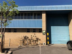 350 m² Industrial space in Meadowdale