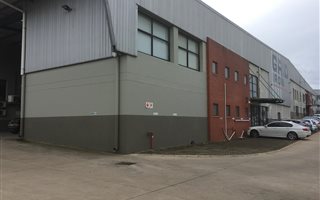 880 m² Industrial space in Riverhorse Valley