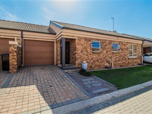3 Bed Apartment in Bartlett