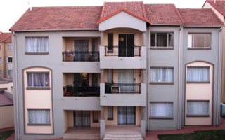 1 Bedroom Apartment in Hazeldean (Silverlakes Surroundings)