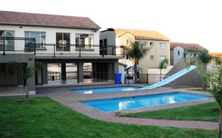 1 Bedroom Apartment in Paramount Estate