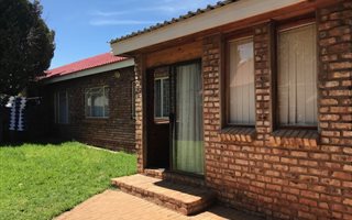 3 Bedroom House in Camelot