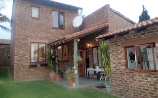 2 Bedroom Townhouse in Bromhof