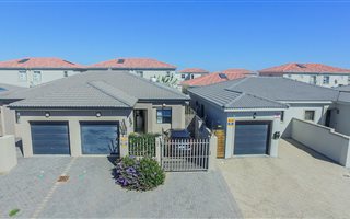 2 Bedroom House in Parklands North