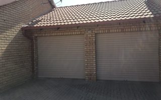 2 Bedroom Townhouse in Magalieskruin