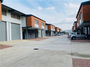 180 m² Commercial space in Cornubia