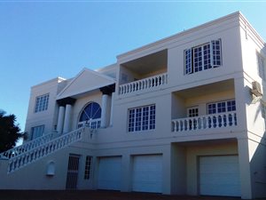 4 Bed House in Outeniqua Strand