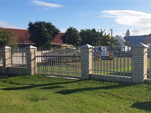 667 m² Land available in C Place
