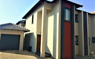 2 Bedroom Duplex in Die Bult