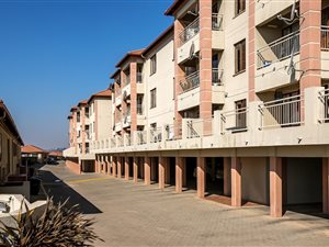 2 Bed Townhouse in Constantia Kloof