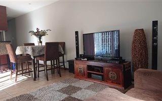 3 Bedroom Townhouse in Olympus AH