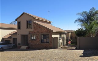3 Bedroom Townhouse in Cashan