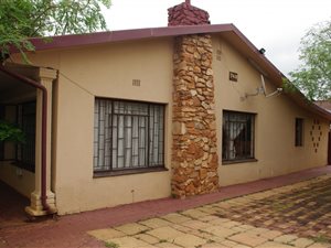 5 Bed House in Parktown Estate
