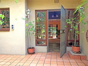 5 Bed House in Bryanston East