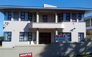6 Bedroom House in Isipingo Hills