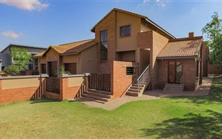 4 Bedroom House in Midlands Estate