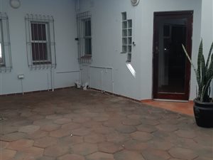 984 m² Commercial space in Amanzimtoti