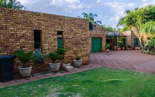 1 ha Smallholding in Annlin