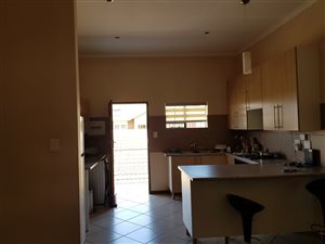 3 Bed Apartment in Blue Hills