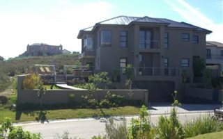 4 Bedroom House in Pezula Golf Estate