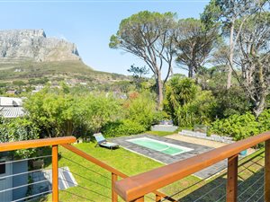 2.5 Bed House in Higgovale
