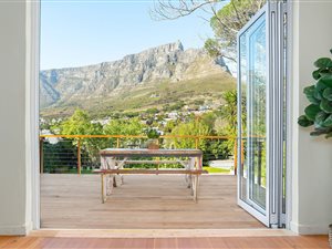 2.5 Bed House in Higgovale